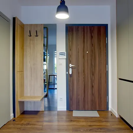 Essence Topaz Апартаменти Познань