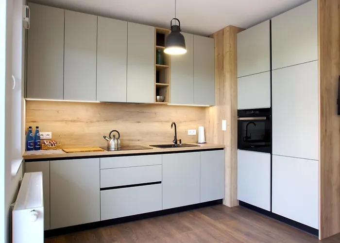 Essence Topaz Poznan