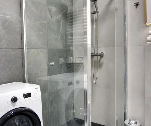 Essence Topaz Апартаменти