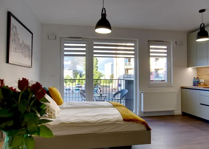 Essence Topaz Poznan